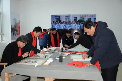 翰墨飘香迎新春，警民同心绘和谐——诸城市公安局与文联成功举办书画联谊交流活动